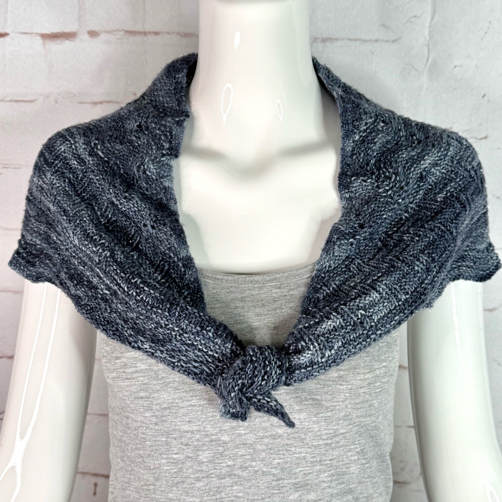 Hand Knit Ombré Slate Blue Eyelet Scallop Triangle Shoulder Shawl Wrap One Size - Picture 5 of 14